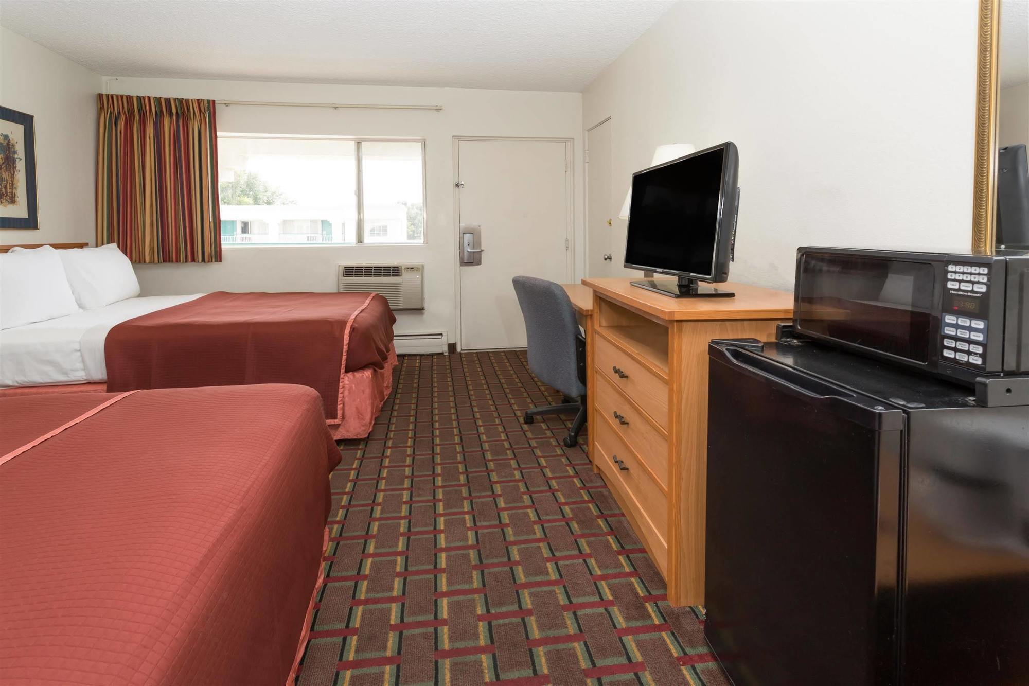 Howard Johnson By Wyndham Colorado Springs Eksteriør bilde