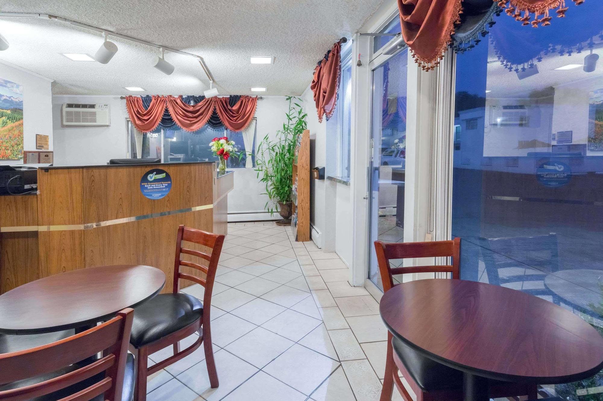 Howard Johnson By Wyndham Colorado Springs Eksteriør bilde